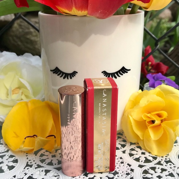 Anastasia Beverly Hills ABH Limited Edition Satin Lipstick in Pomegranate *BNIB - Picture 2 of 16
